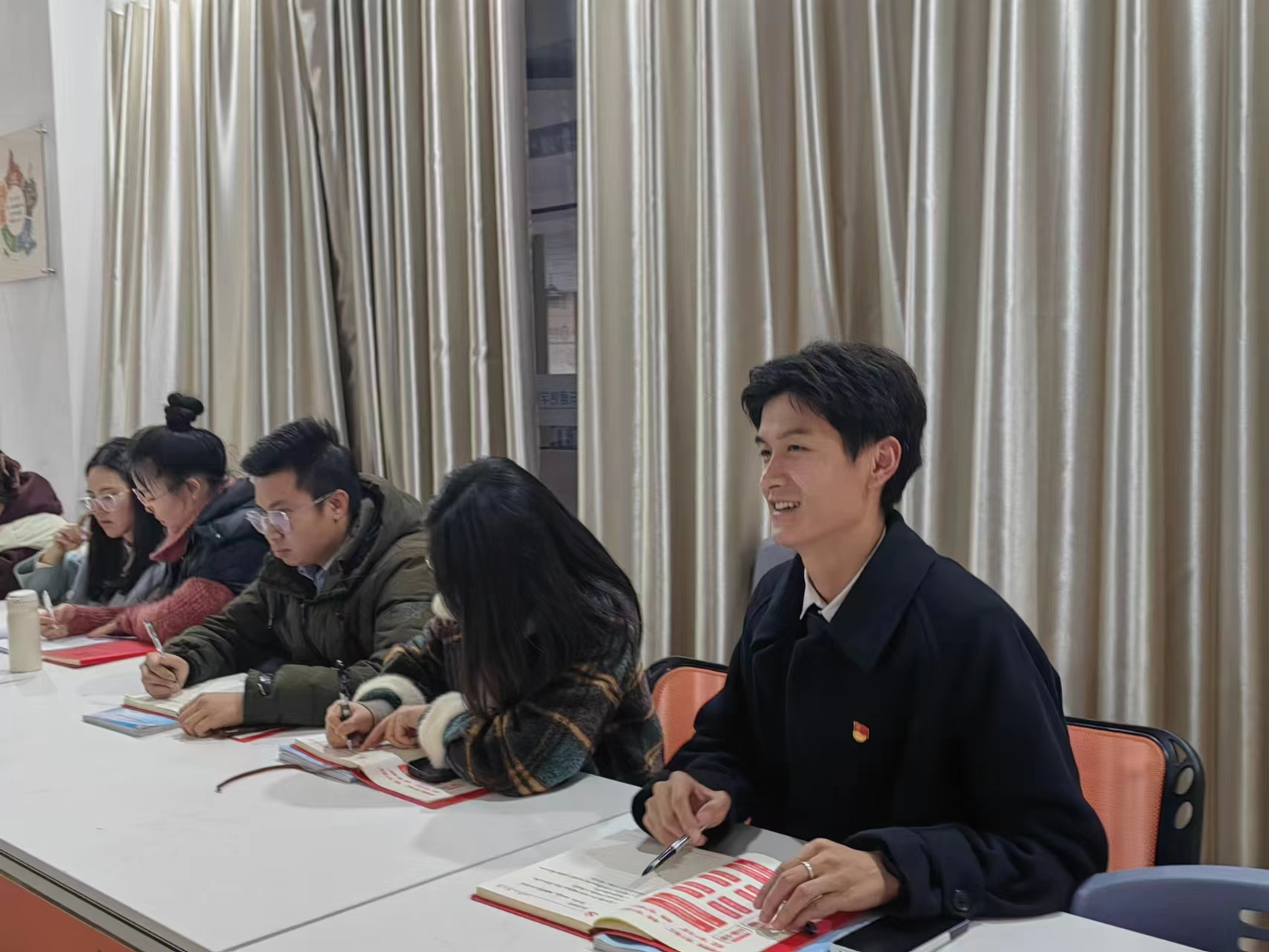 “牢记历史，勿忘国耻，凝聚精神，奋力拼搏”12.13国家公祭日专题学习会(图3)