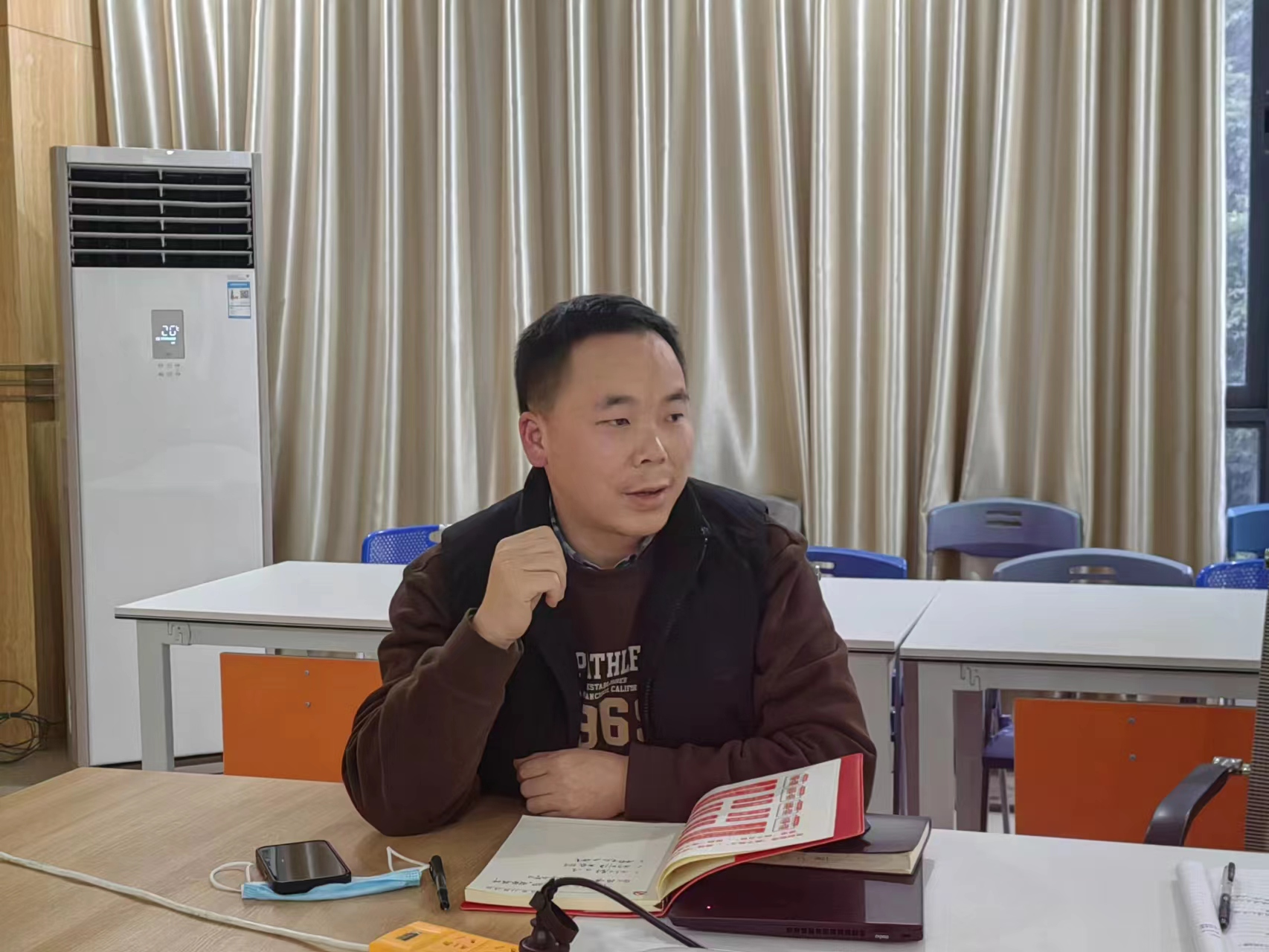 “牢记历史，勿忘国耻，凝聚精神，奋力拼搏”12.13国家公祭日专题学习会(图4)